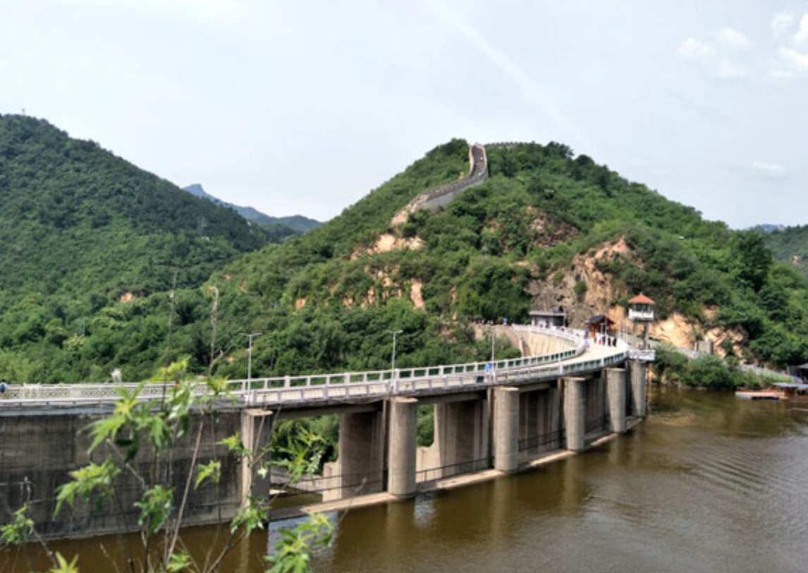 Waterside Great Wall scenery where weather can affect walking plans