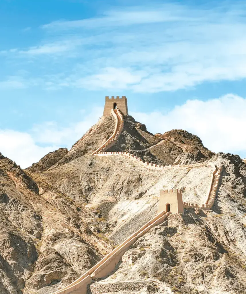 Illustration of early Great Wall defenses in the Spring and Autumn period
