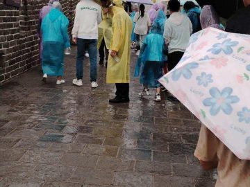 Great Wall rainy day mountain view and wet steps