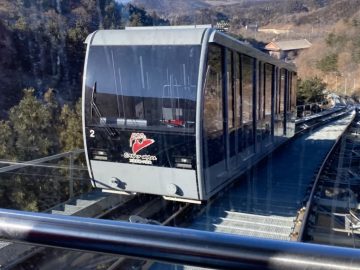 Badaling Great Wall cable car and pulley ride facilities