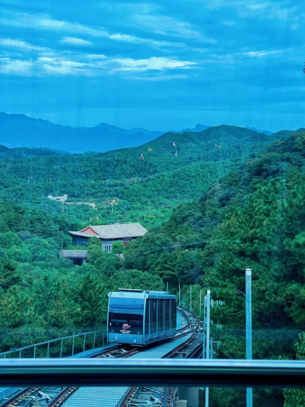 Badaling Great Wall ground cable car track