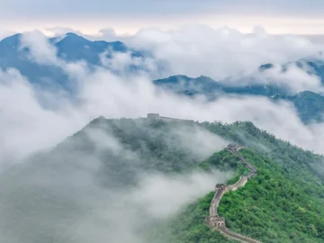 Great Wall ridges disappearing into low clouds