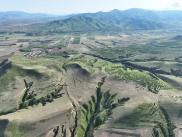 Jin period Great Wall earthworks in open countryside