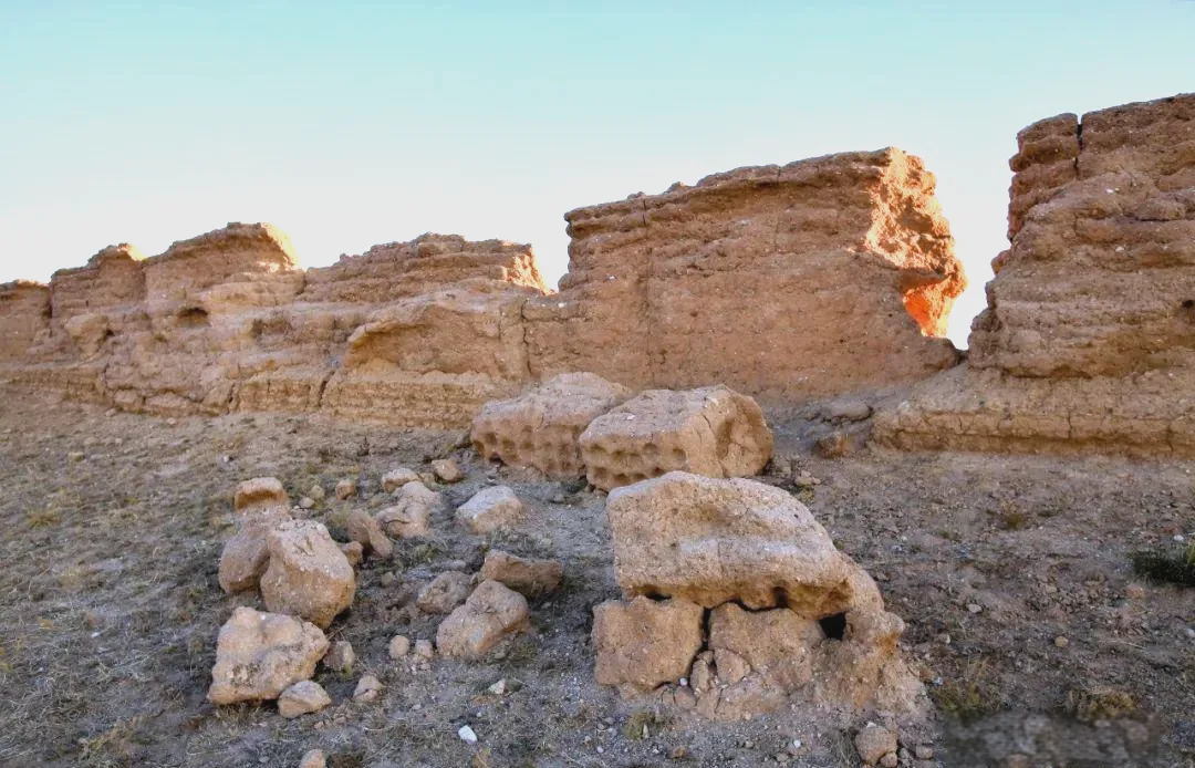 Rugged northern Great Wall terrain useful for comparing Jin and later wall landscapes