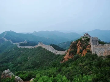 Jinshanling Great Wall ridge with watchtowers and mountain scenery