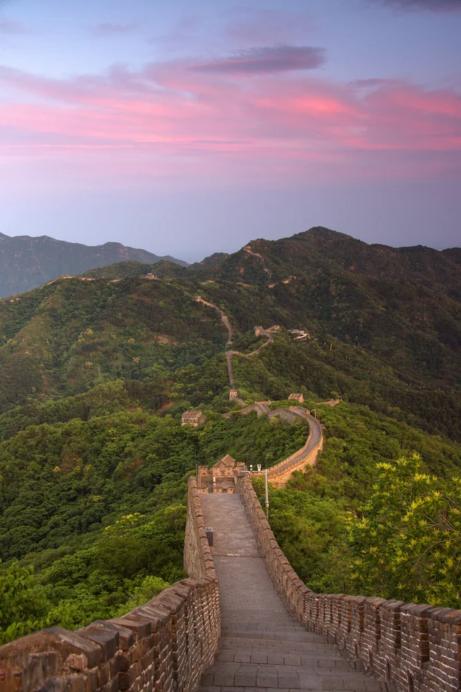 Late-summer Mutianyu Great Wall ridge in August conditions