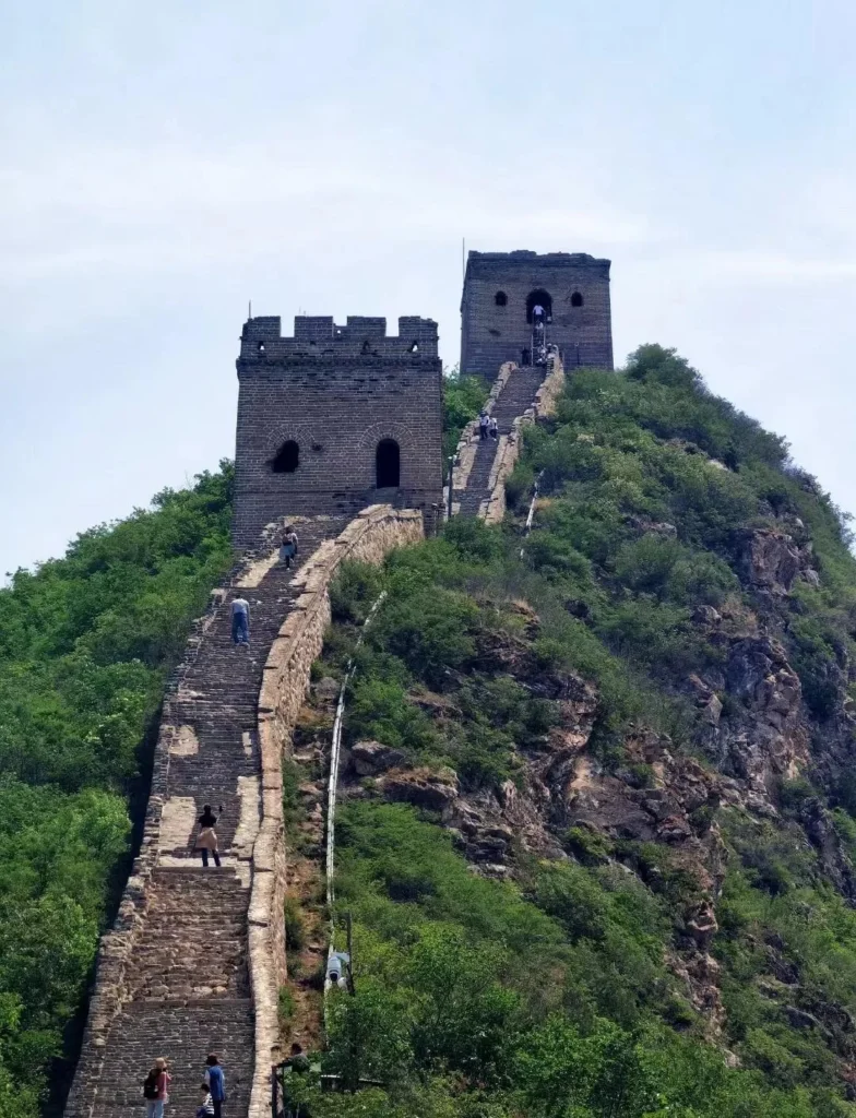 Steep Simatai Great Wall route for deciding whether a guide is useful