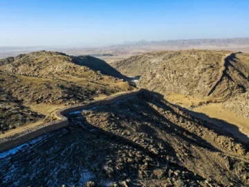Early Great Wall remains crossing dry mountain ridges