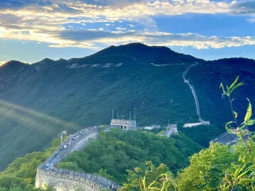 Mutianyu Great Wall ridge and mountain view suitable for a Beijing airport layover plan