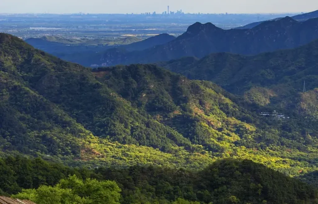 Clear Mutianyu Great Wall mountain view for planning a Beijing one-day trip