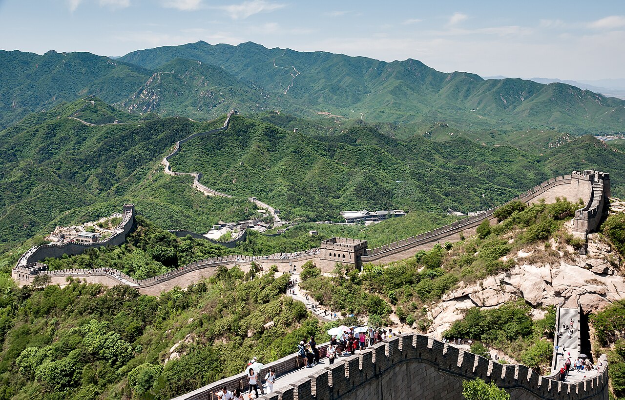 Badaling Great Wall overlooking mountain ridges