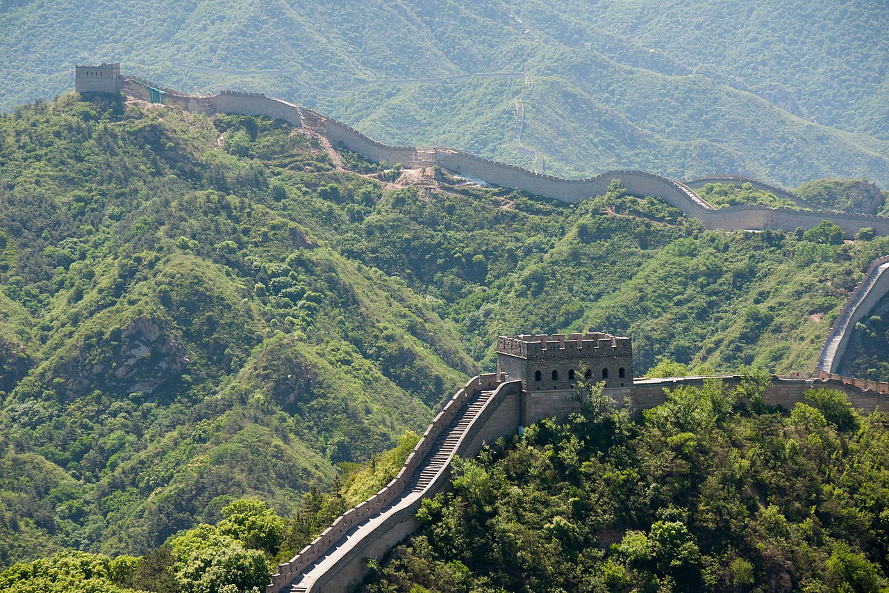 Badaling Great Wall route through green hills
